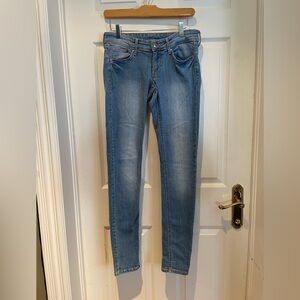 Women’s skinny jeans